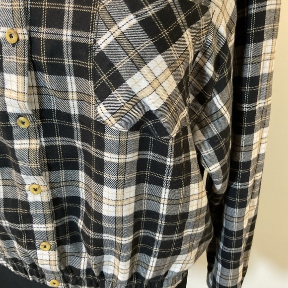 16. Neon Soul Plaid Button Down Long Sleeve Black and White Top Size XL - Picture 5 of 7